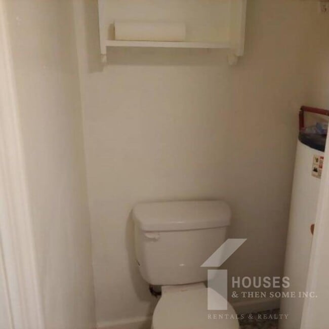 Building Photo - 120 Community Rd