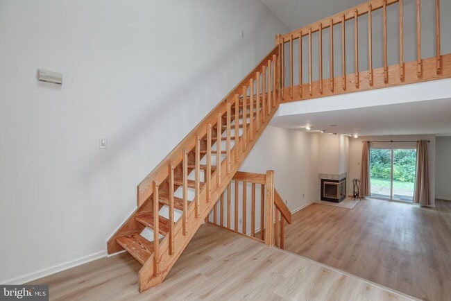 Building Photo - 20 Andover Cir