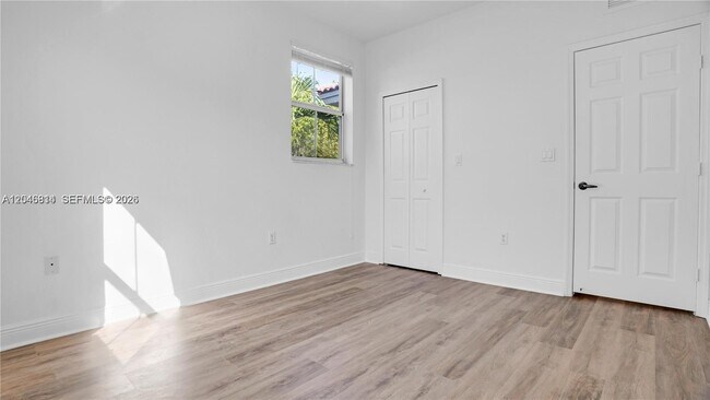 Building Photo - 10863 NW 85th St
