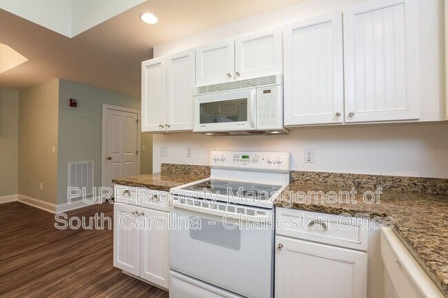 Building Photo - 7211 Indigo Palms Way