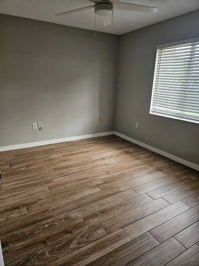 Building Photo - UCF