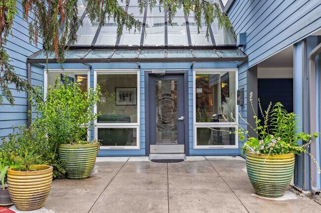 Building Photo - 13426 Greenwood Ave N