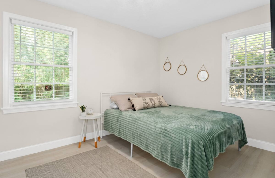2nd bedroom - 3512 Plum St