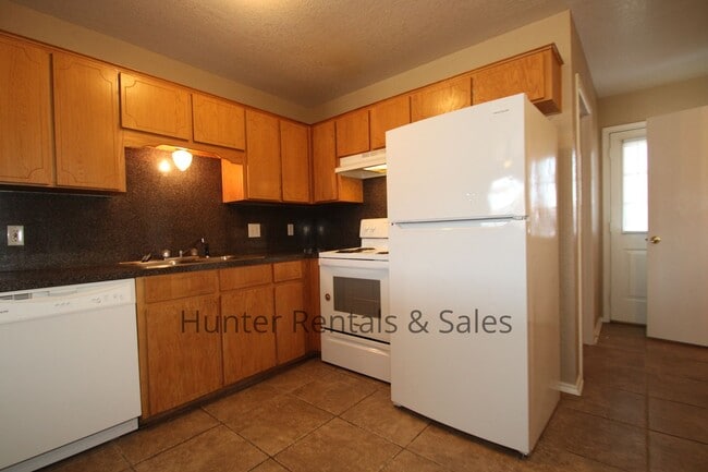 Building Photo - Lonesome Dove Two-Bedroom