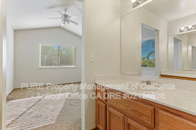 Building Photo - 1100 Twinbridge Ct