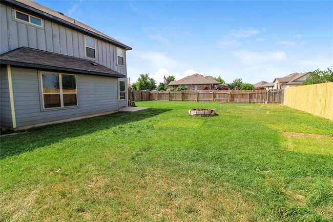 Building Photo - 5954 Heron Dr