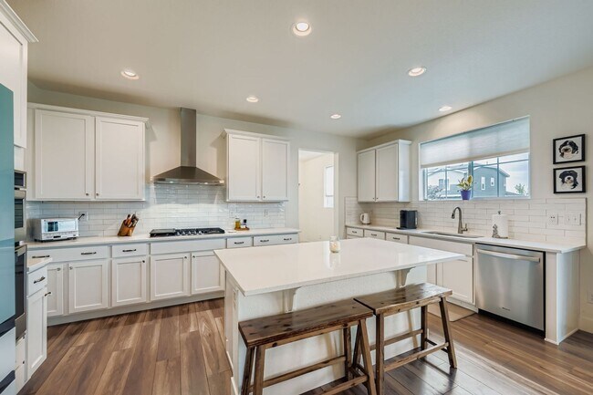 Building Photo - Gorgeous contemporary home in Morgan Hill,...