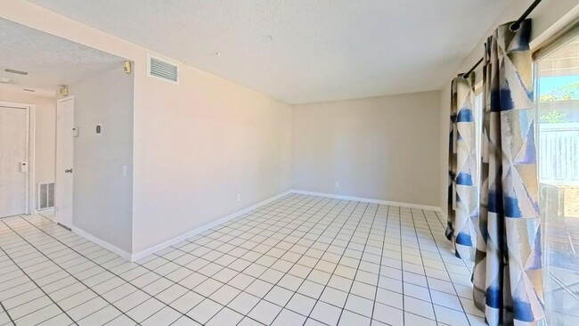 Building Photo - 12658 Heartleaf St