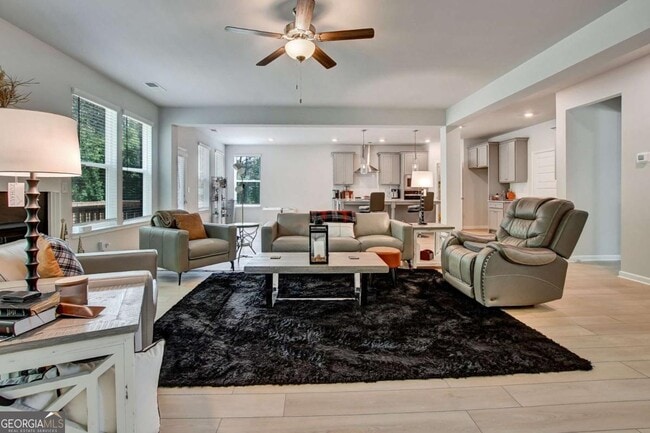 Building Photo - 297 Delta Dr