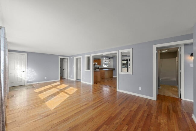 Building Photo - 548 Jo Ann Ct