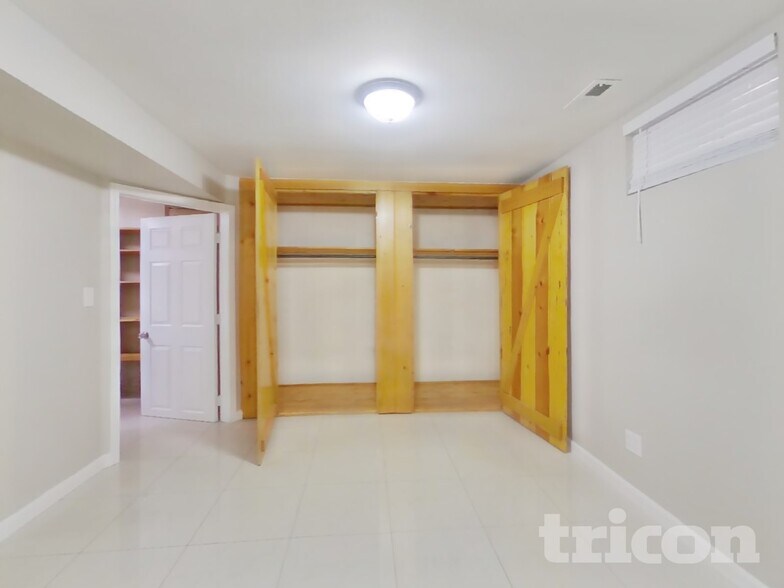 Building Photo - 1952 S Tennyson St