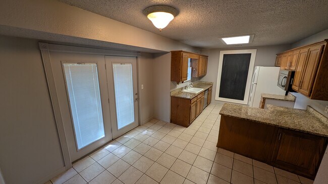 Building Photo - 3065 N Quail Creek Dr