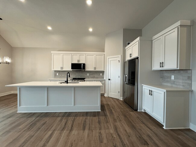 Building Photo - 1421 SW Winthrop Dr