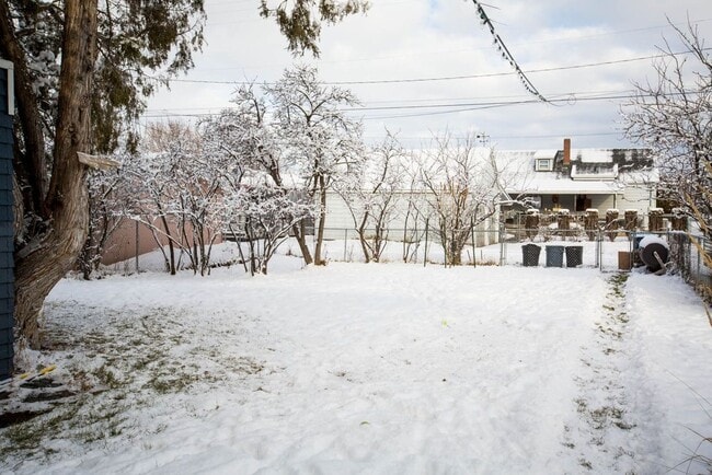 Building Photo - $3,000 - 4 bed / 2 bath Centrally Located Single Family Home in Missoula