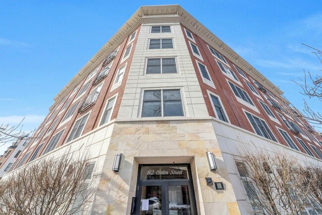 Building Photo - 82 Clinton St