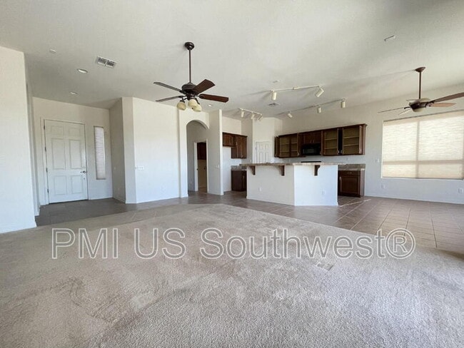 Building Photo - 2928 Esmerelda Dr