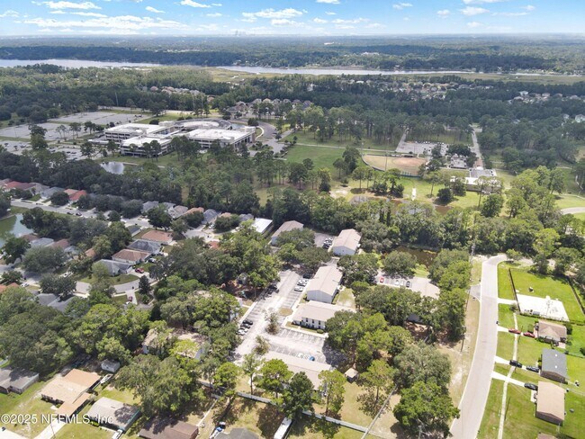Building Photo - 10825 Key Haven Blvd