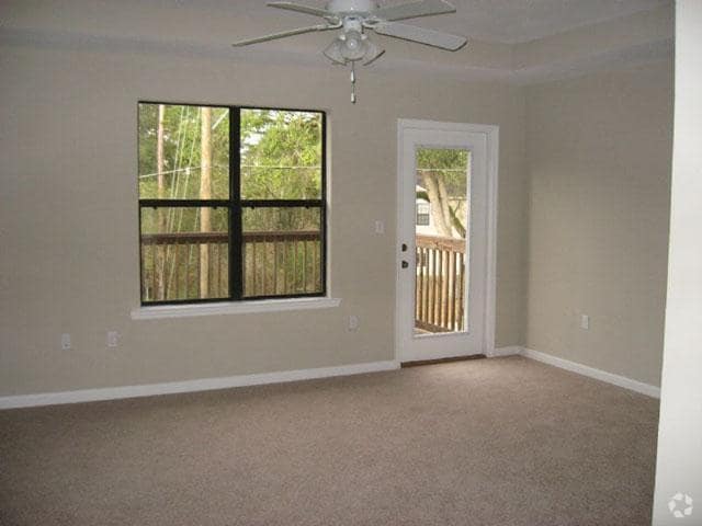 Living Room - Timberwood Townhomes