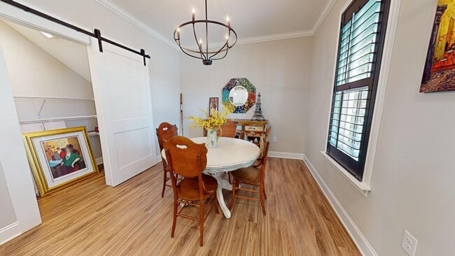 Building Photo - Like New Colonial Style Townhome close to Downtown Opelika