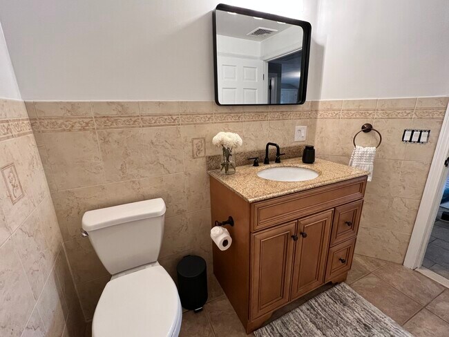 Building Photo - 49 Ramsay St