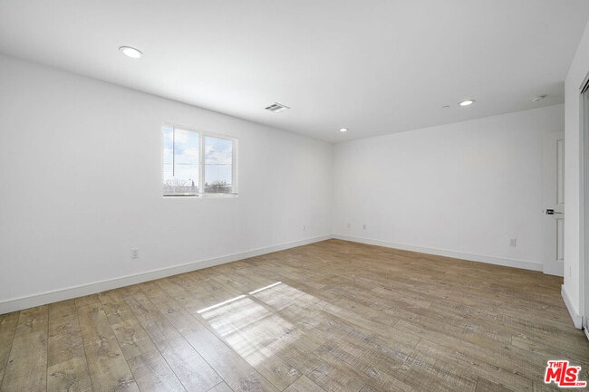 Building Photo - 14228 Sylvan St