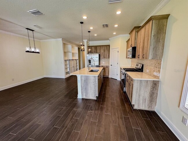 Building Photo - 3520 Woodmont Dr