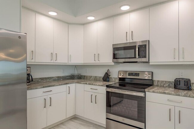 Building Photo - 415 Island Way