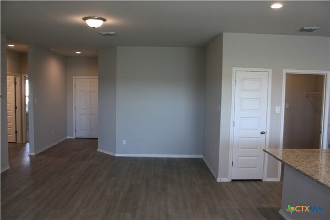 Building Photo - 233 Mossberg Wy