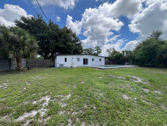 Building Photo - 1221 Cypress Ln