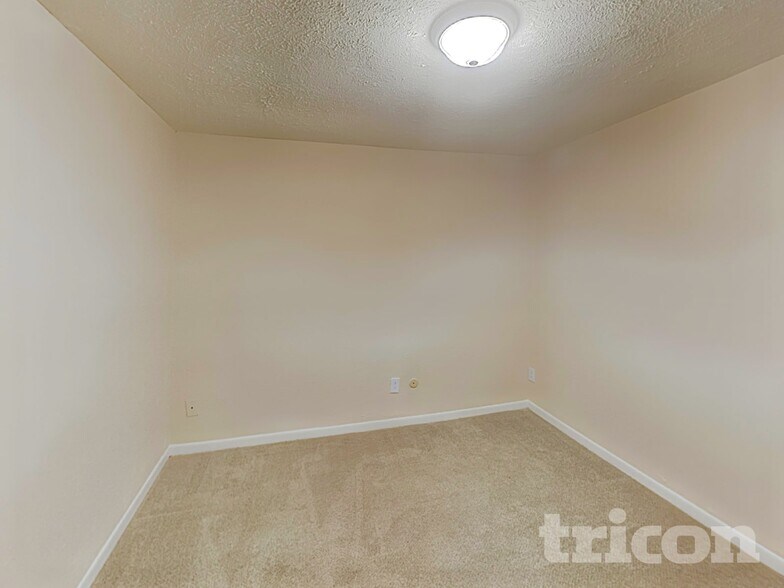 Building Photo - 17503 Nordway Dr
