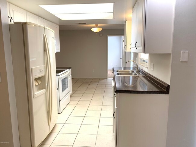 Building Photo - 609 Croton Rd