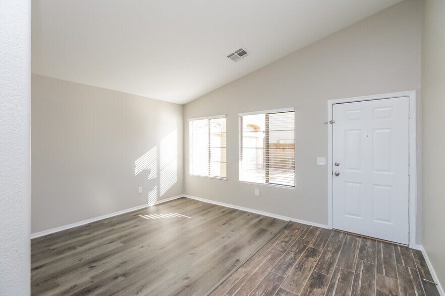 Building Photo - 1456 S Boulder St