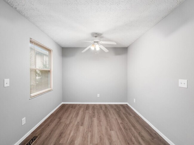 Building Photo - This home is going to go FAST! Apply TODAY!