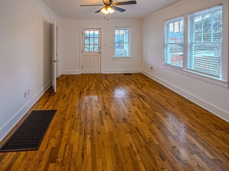 Building Photo - 1015 Avondale Ave SE