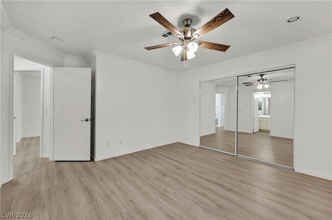 Building Photo - 350 S Durango Dr