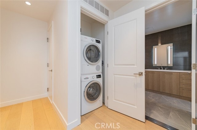 Building Photo - 400 S Broadway