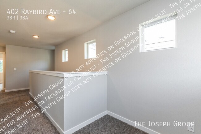 Building Photo - 402 Raybird Ave