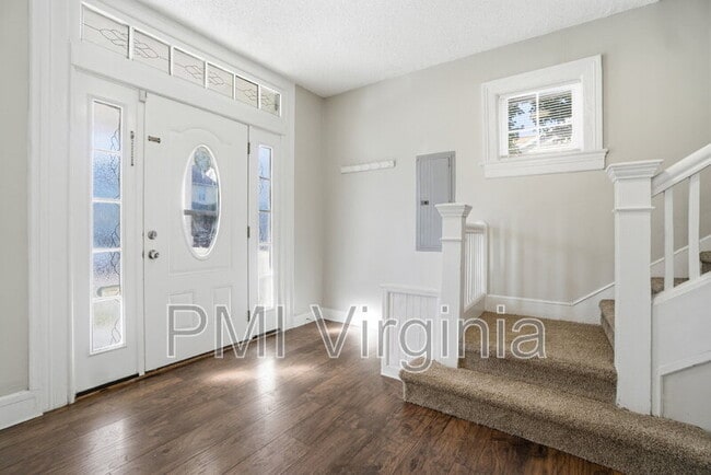 Building Photo - 630 W 36th St