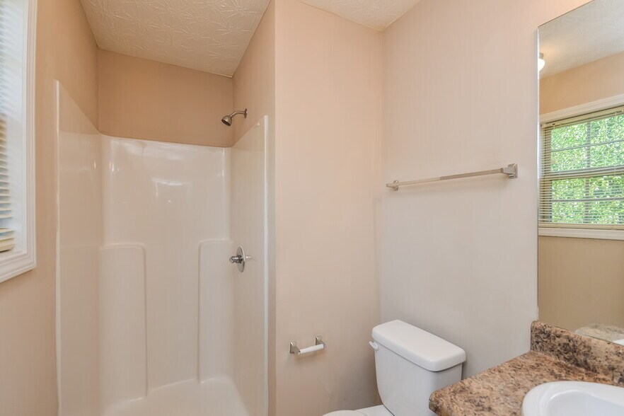 Building Photo - 1053 Wedgewood Ct NE