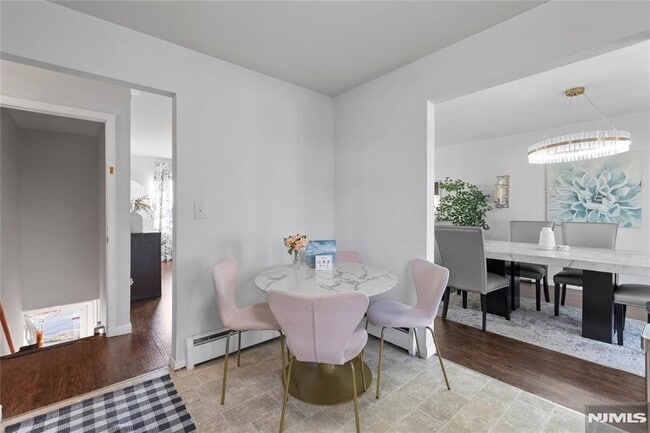 Building Photo - 557 Market St