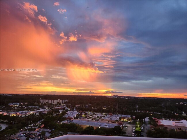 Building Photo - 18051 Biscayne Blvd