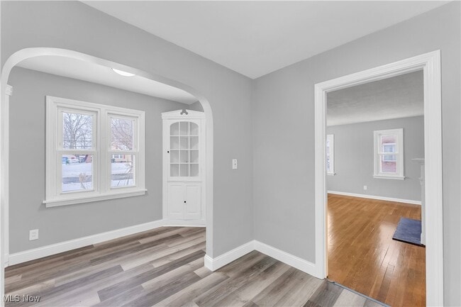 Building Photo - 650 E 250th St