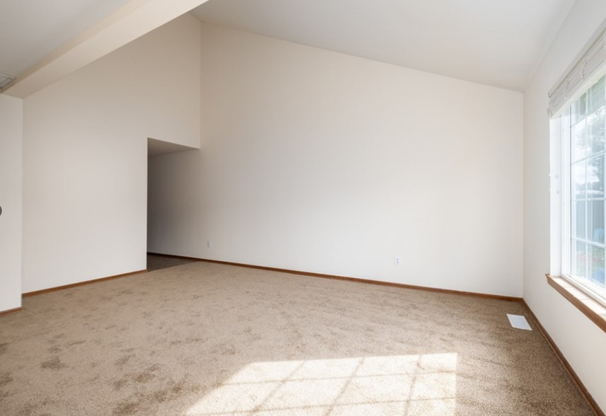 Building Photo - 2306 E Division St