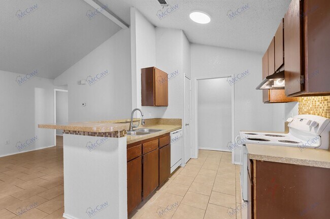 Building Photo - Cute 2/2 Duplex in Fort Worth!