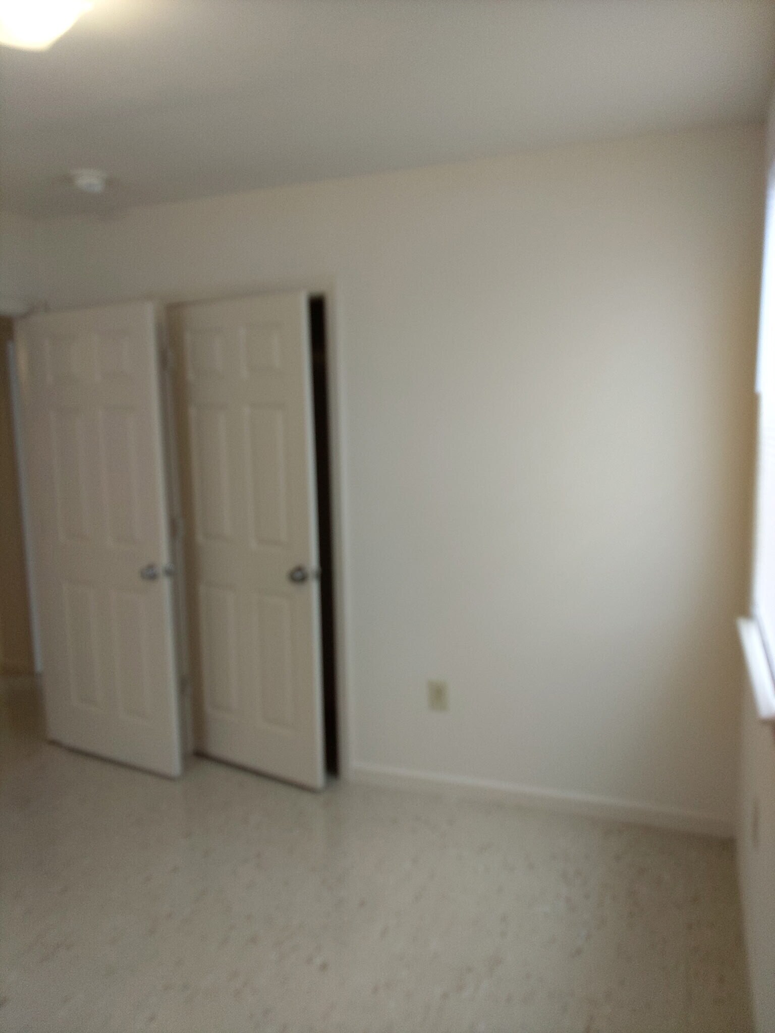 Building Photo - 2312 Rose Dr