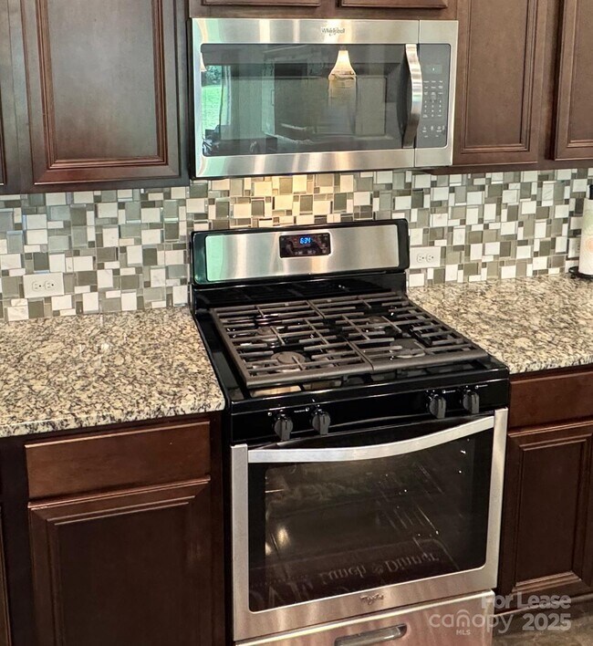 Building Photo - 4641 Collingham Dr