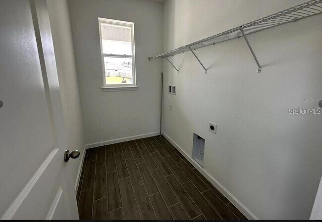 Building Photo - 4350 Davos Dr