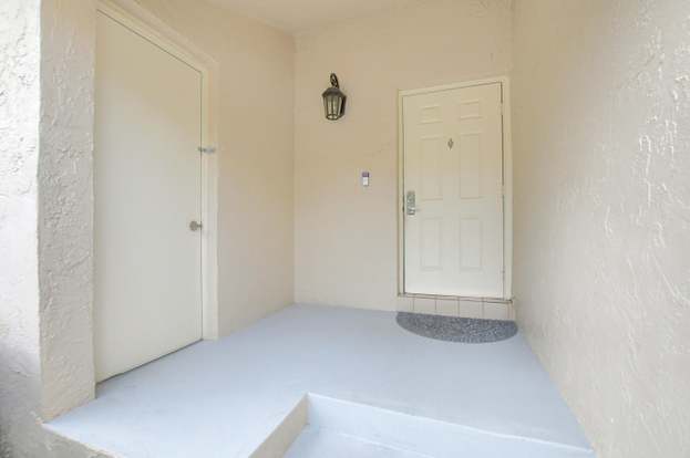 Building Photo - 6553 Via Regina