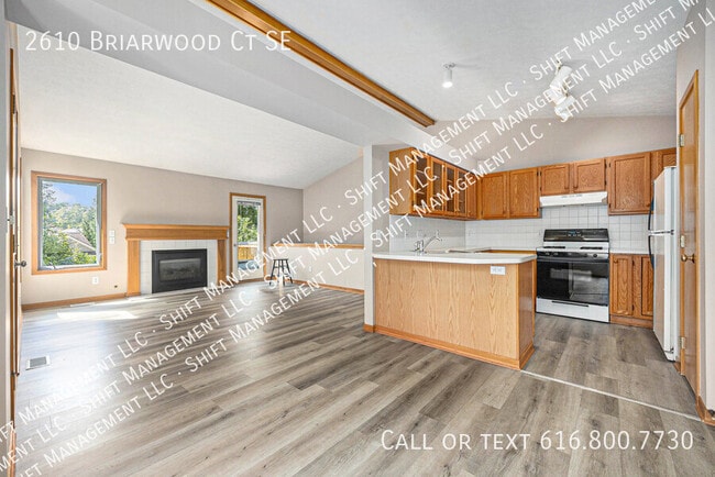 Building Photo - 2610 Briarwood Ct SE