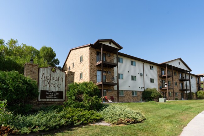 Fargo, ND Auburn Apartments | Exterior - Auburn II